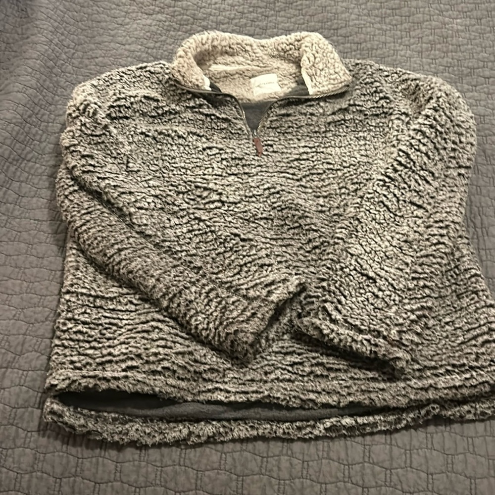 Still has life left in it. Fleece half zip. Greys and black. Sz L. Super comfy!